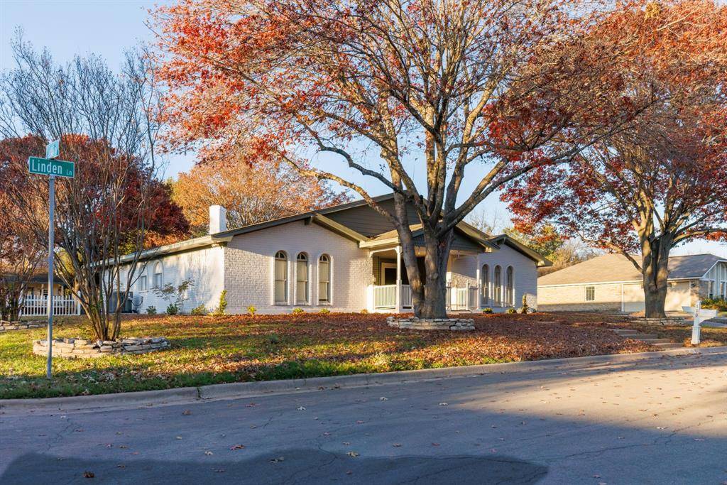 Hewitt, TX 76643,100 Linden Lane