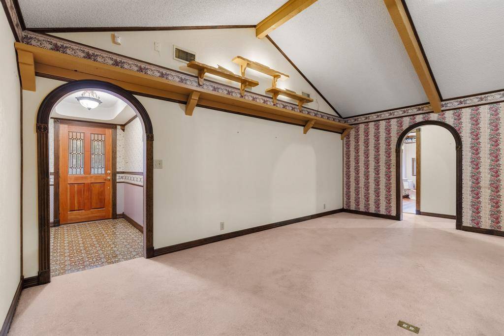 Hewitt, TX 76643,100 Linden Lane