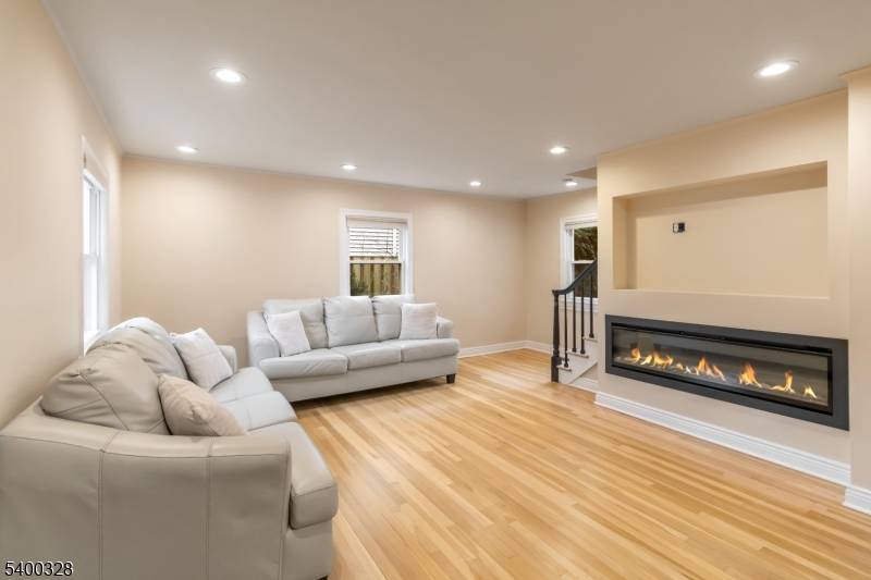 Hawthorne Boro, NJ 07506,31 Sherman Ave