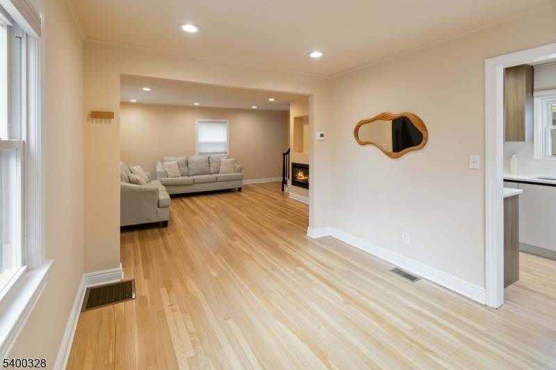 Hawthorne Boro, NJ 07506,31 Sherman Ave