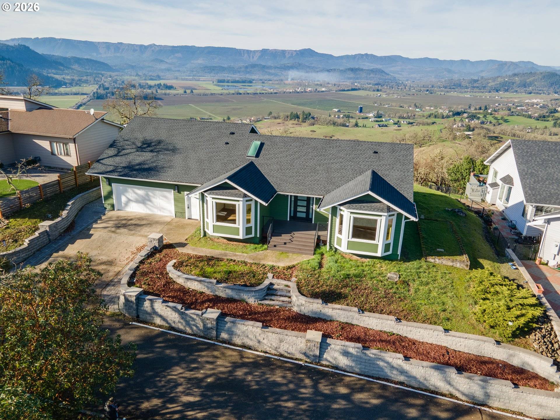Roseburg, OR 97471,383 RIDGECREST DR