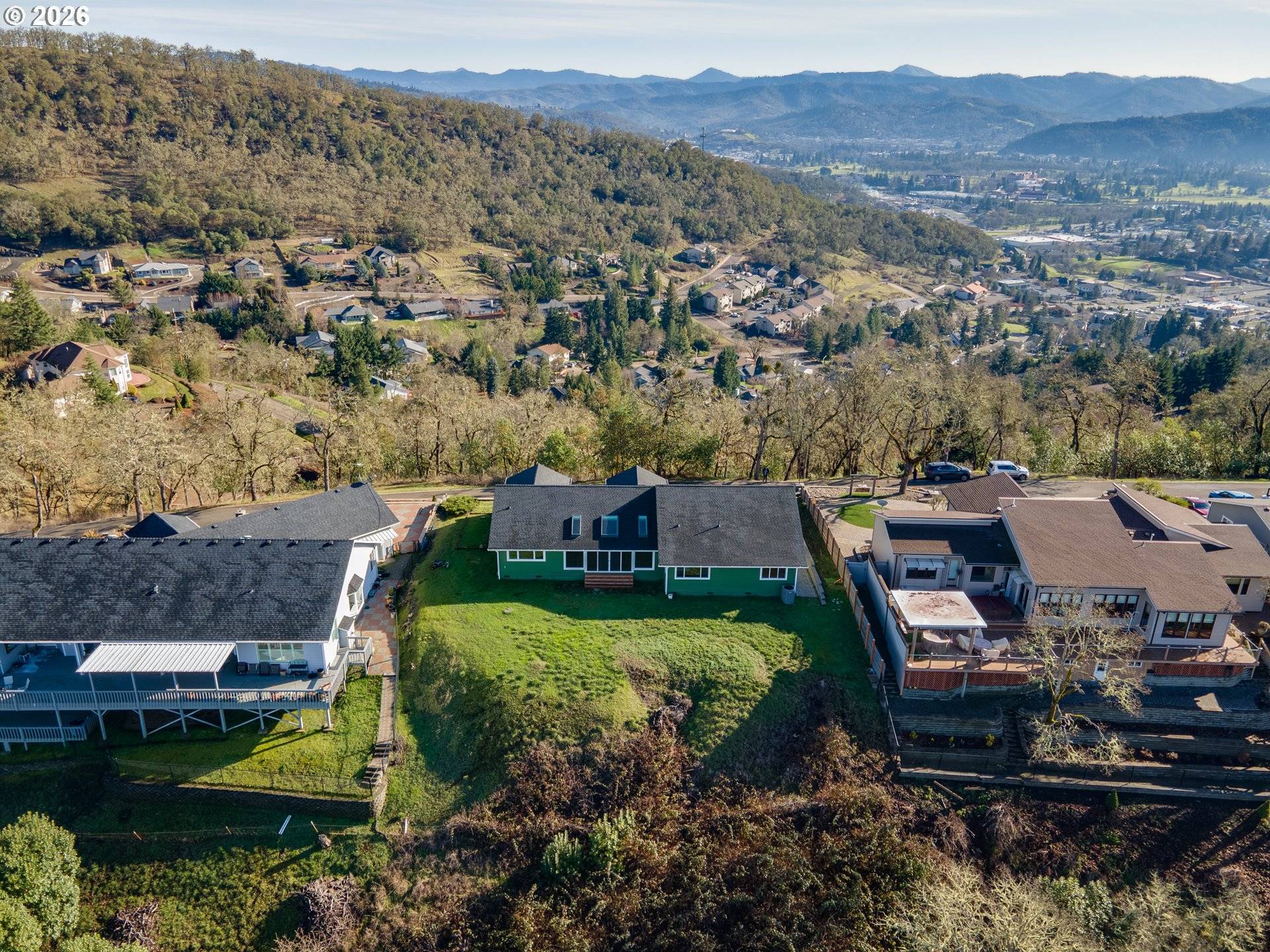 Roseburg, OR 97471,383 RIDGECREST DR