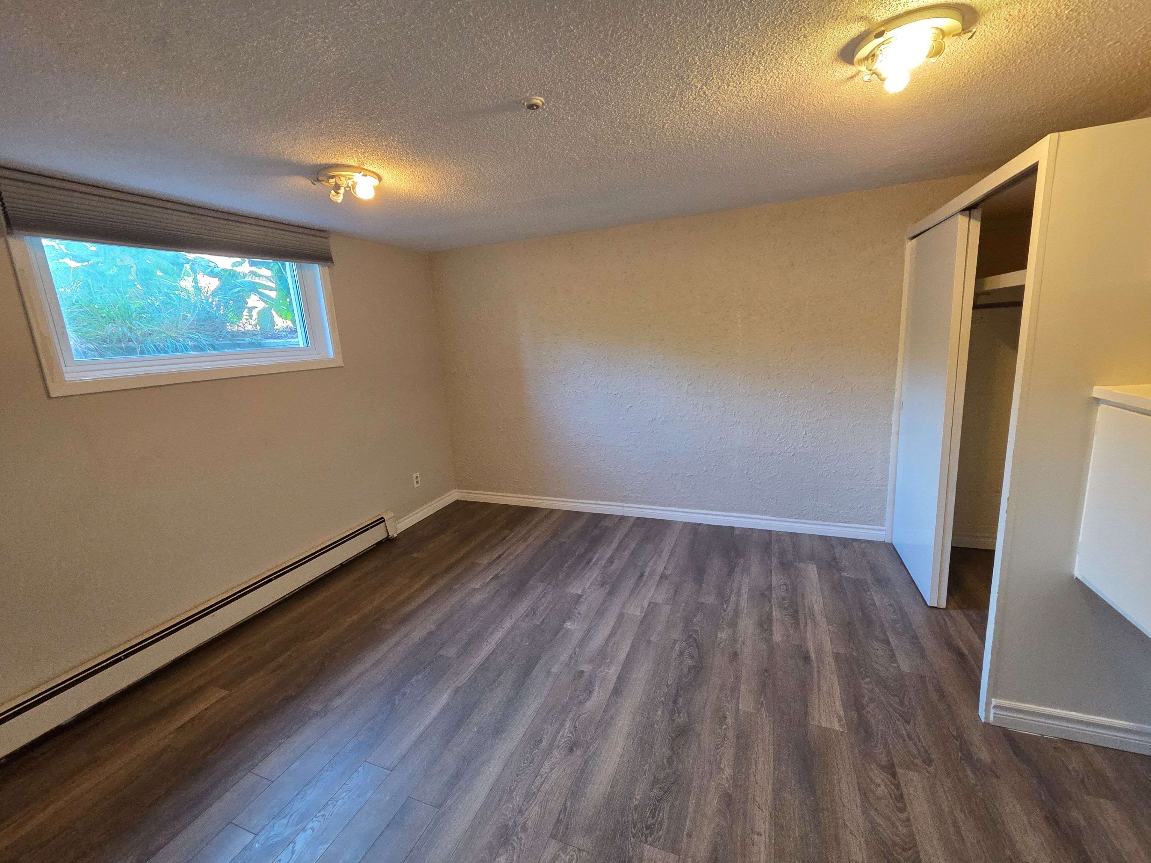 Clarington, ON L1C 6E1,2906 Hwy 2 ST #6