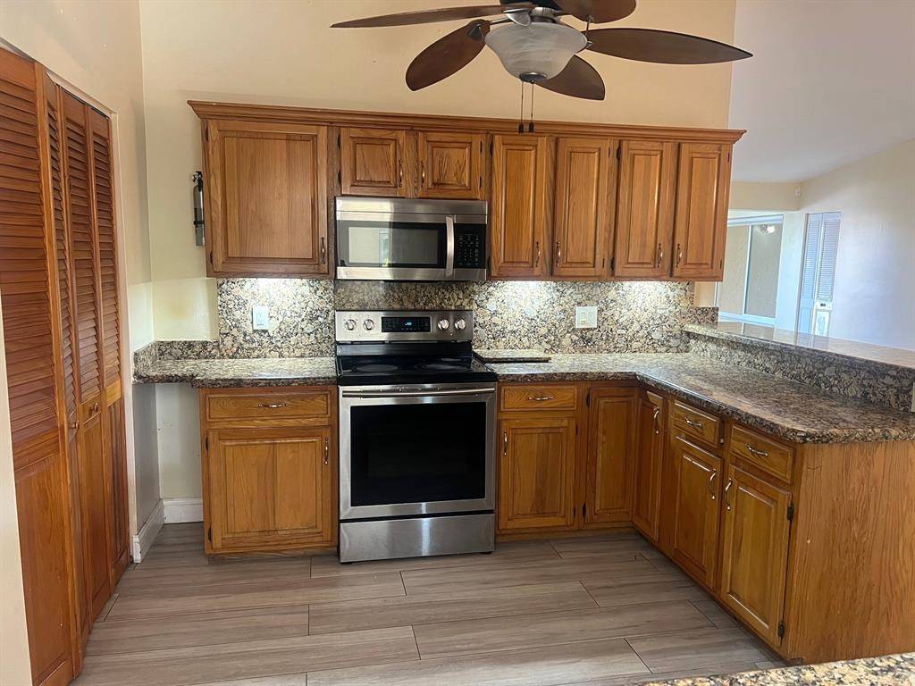 Margate, FL 33068,861 SW 55th Way