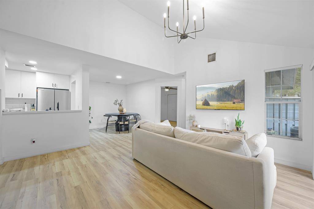 North Lauderdale, FL 33068,2157 NW Champions Way #2157