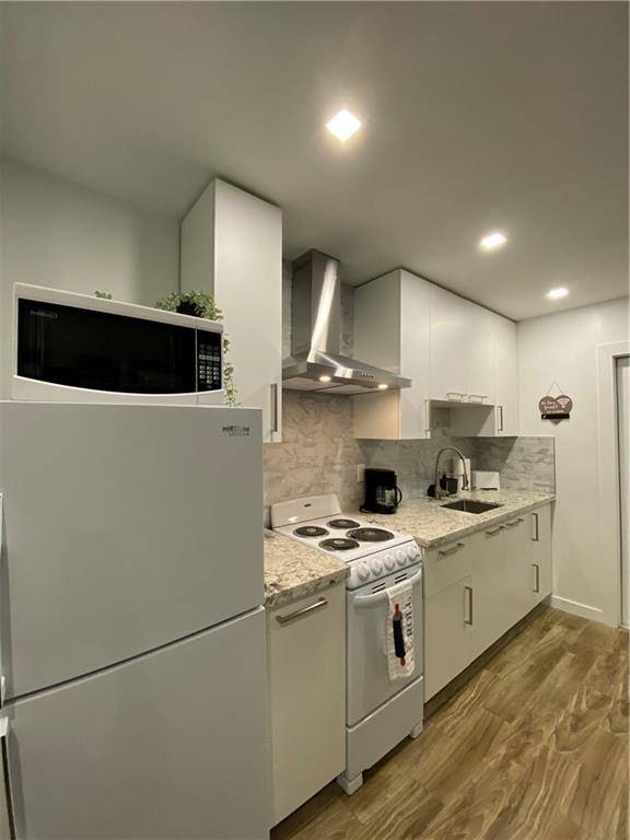 Oakland Park, FL 33334,902 NE 38th street #2