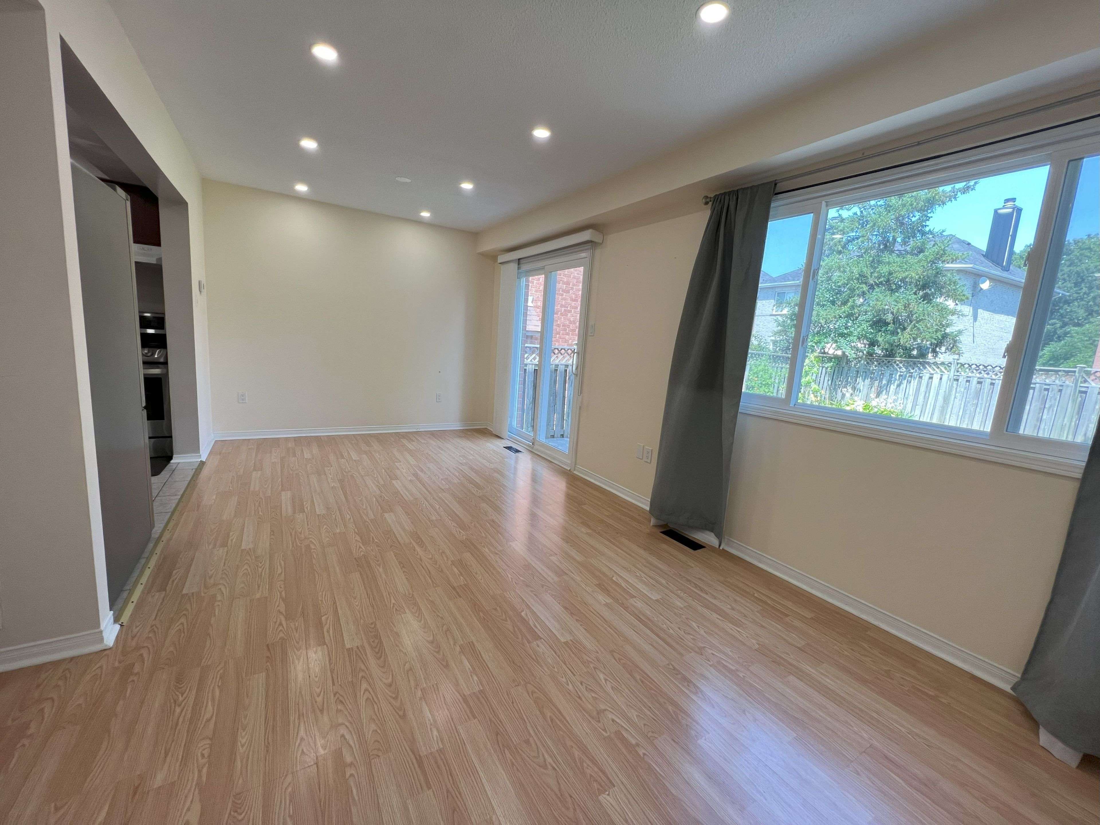 Brampton, ON L6Y 4S7,51 Hood CRES