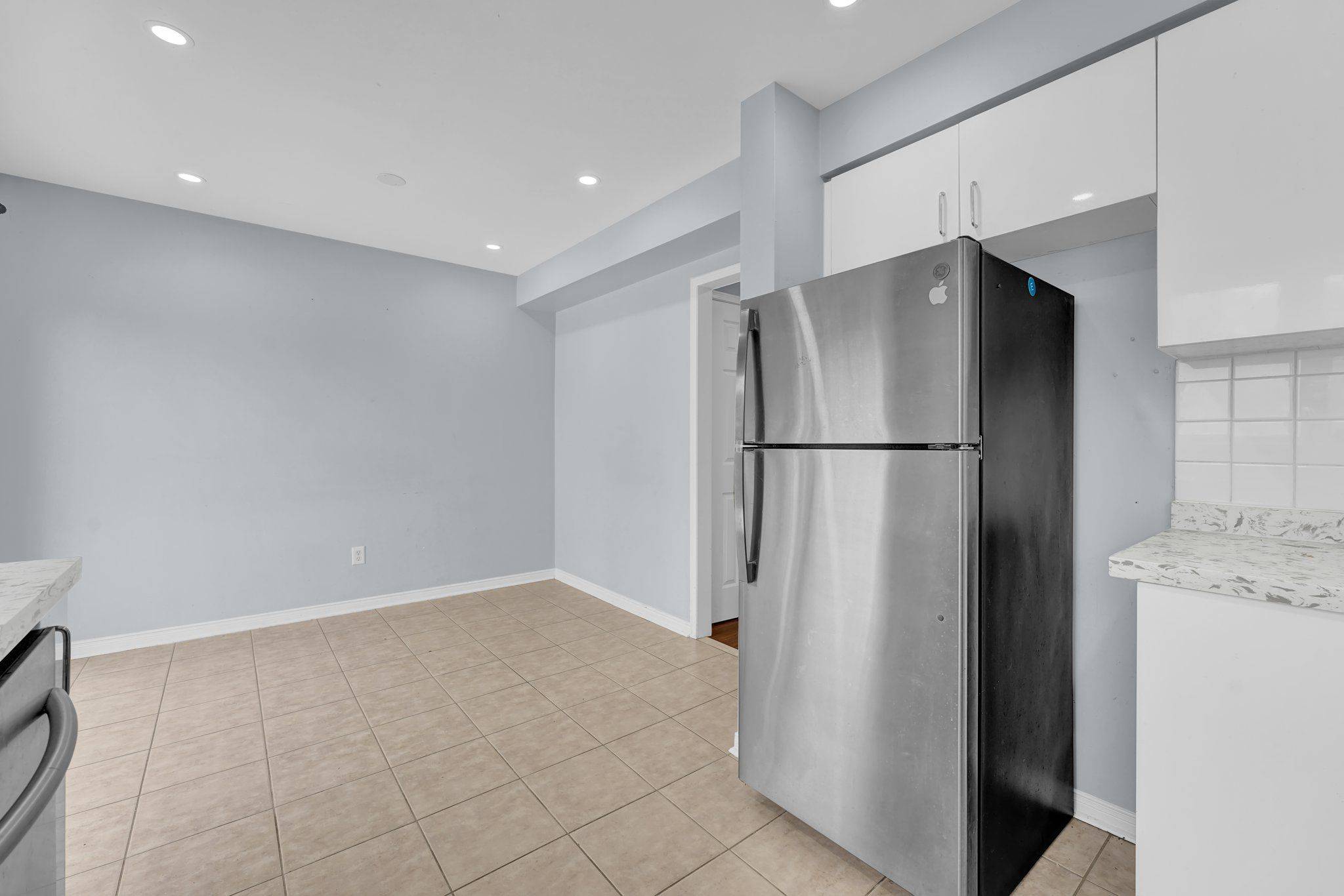 Brampton, ON L6Y 5S4,73 Bernard AVE