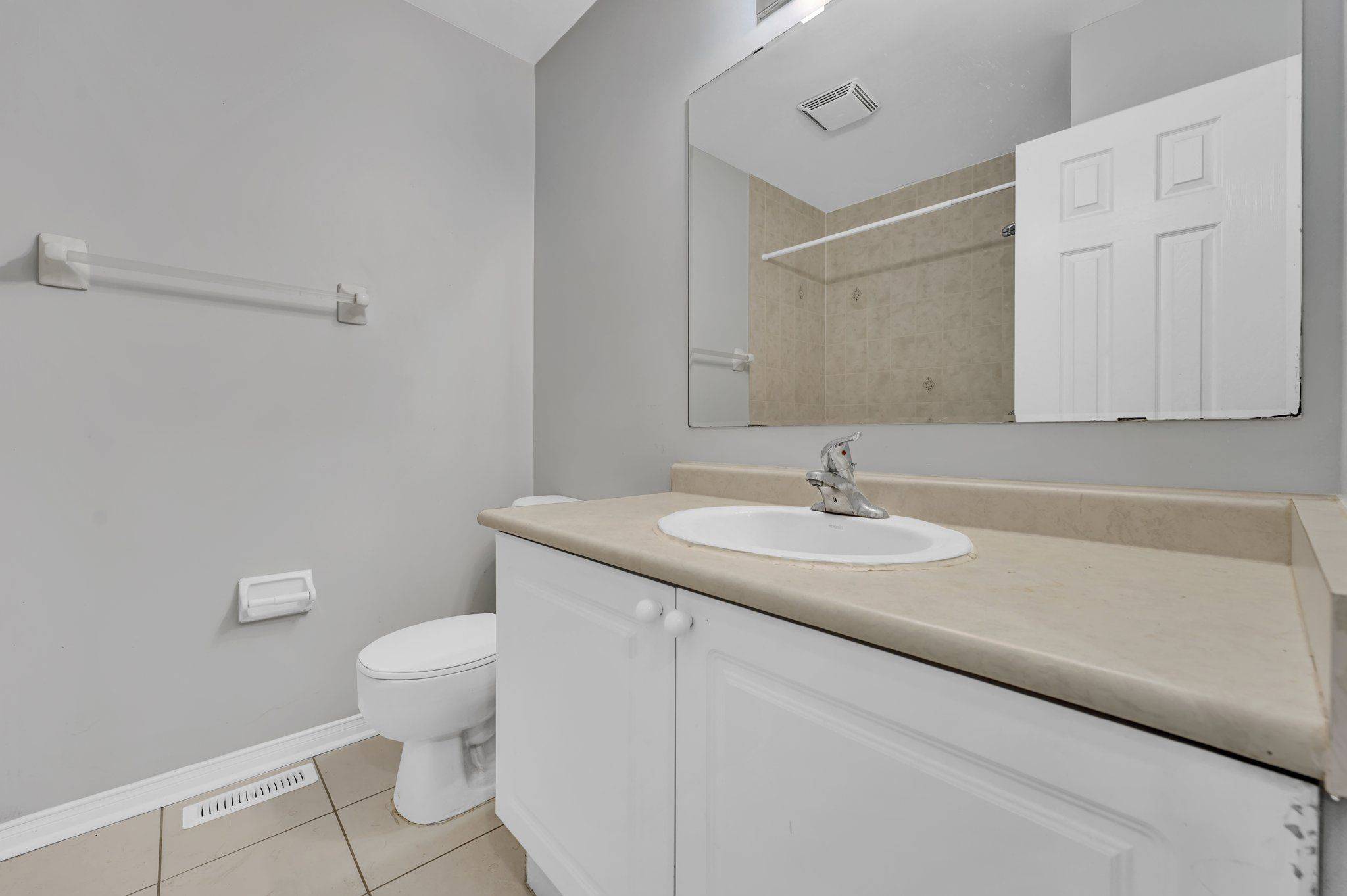 Brampton, ON L6Y 5S4,73 Bernard AVE