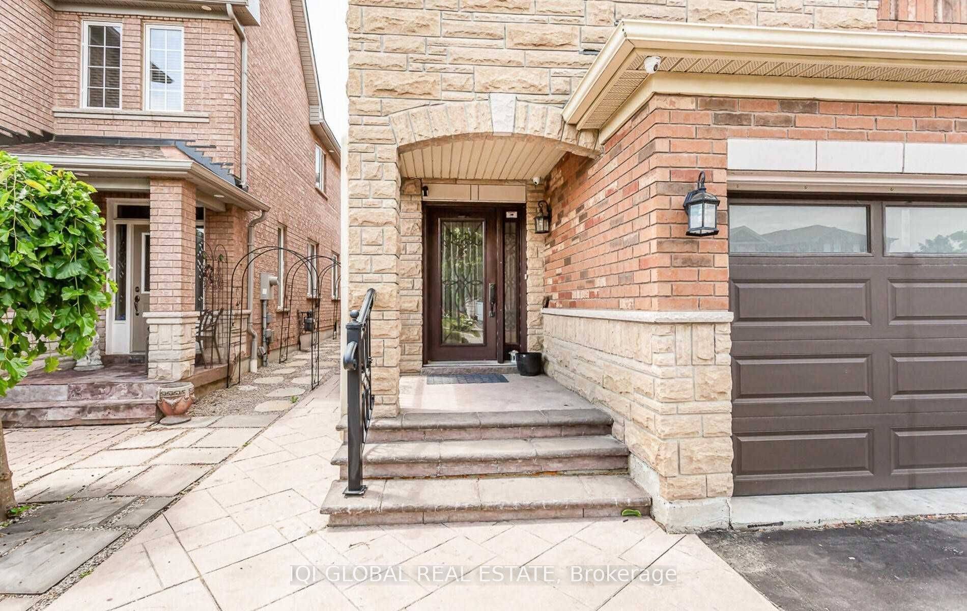 Mississauga, ON L5W 1S7,6678 Nimbus Gate