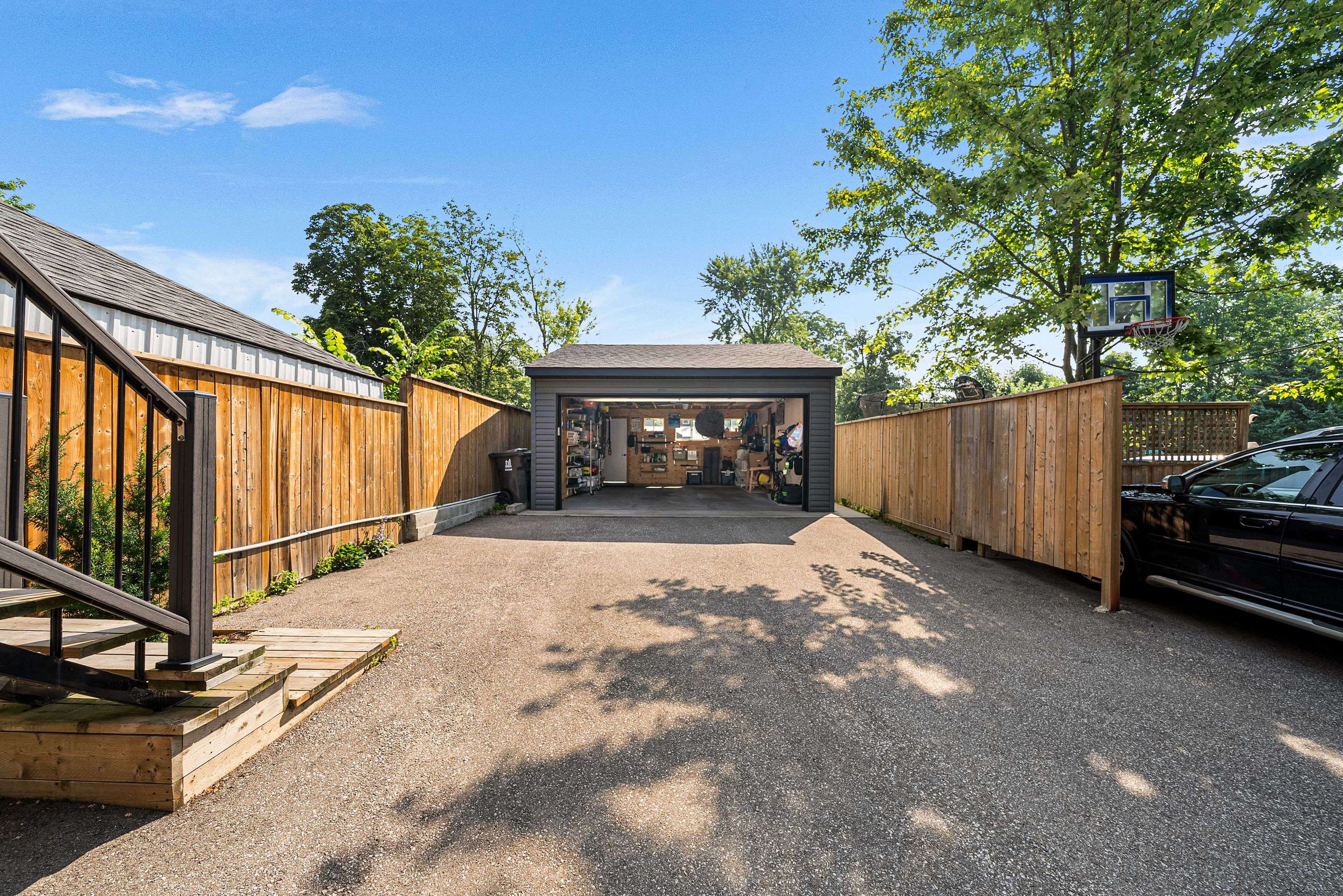 Toronto W06, ON M8W 2Y9,50 Arcadian CIR