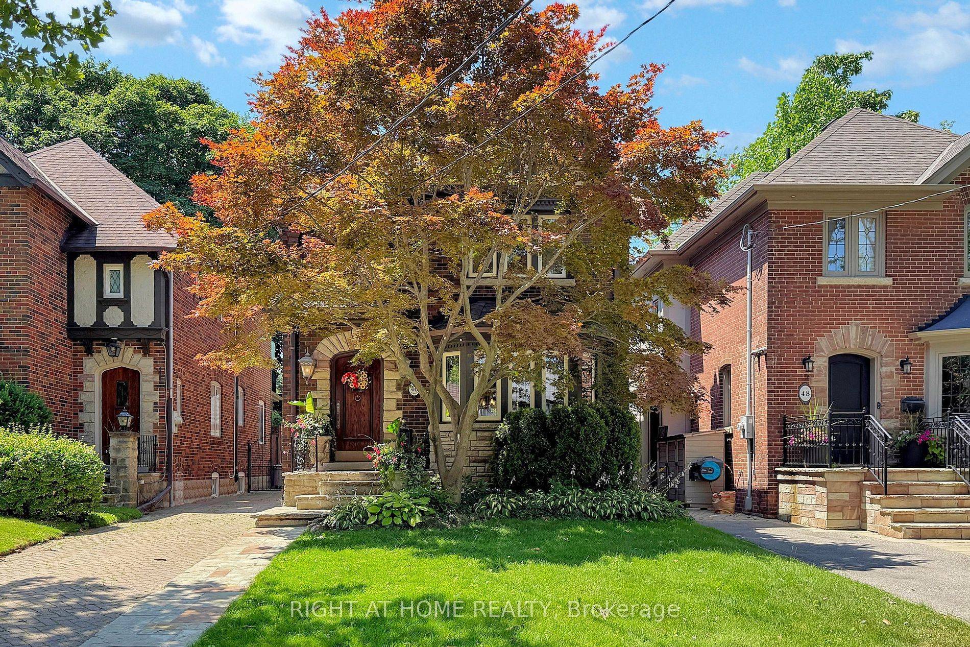 Toronto W08, ON M8X 2J4,46 Jackson AVE