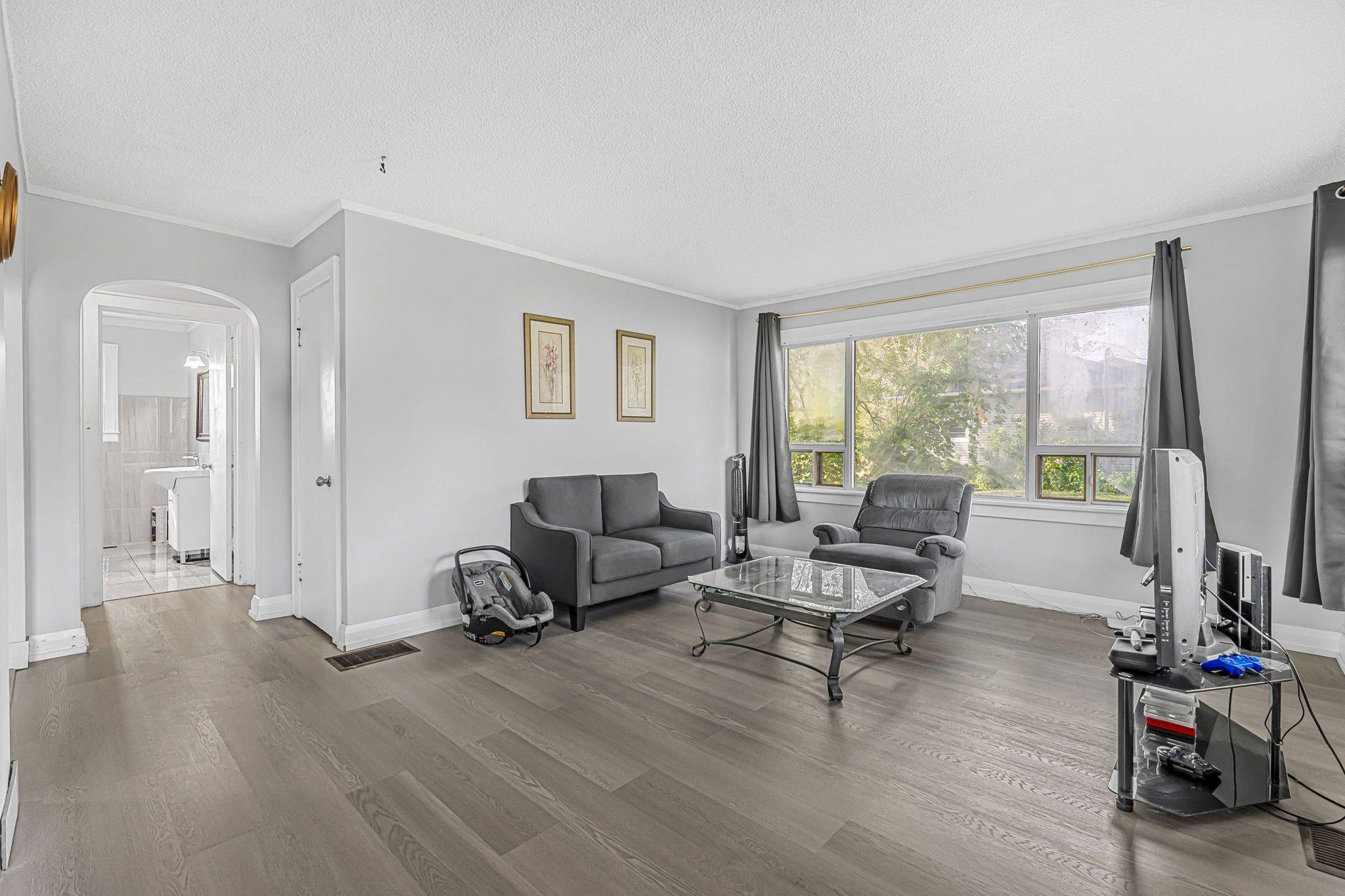 Fort Erie, ON L0S 1B0,207 Elmwood AVE