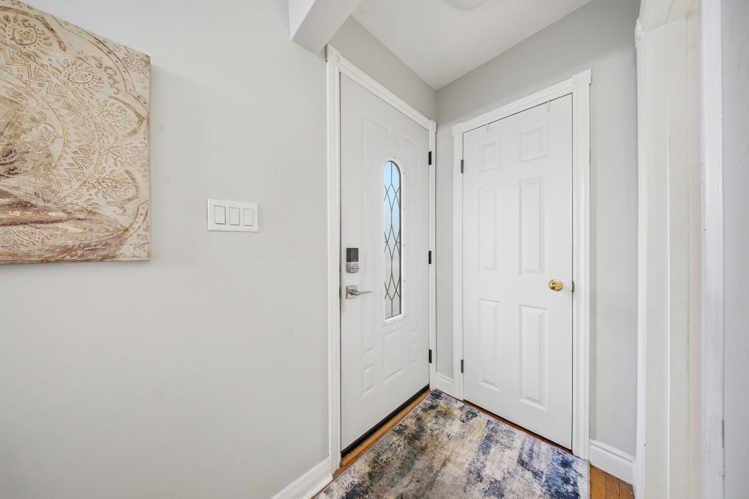 Hamilton, ON L8T 3L1,16 Fernwood CRES