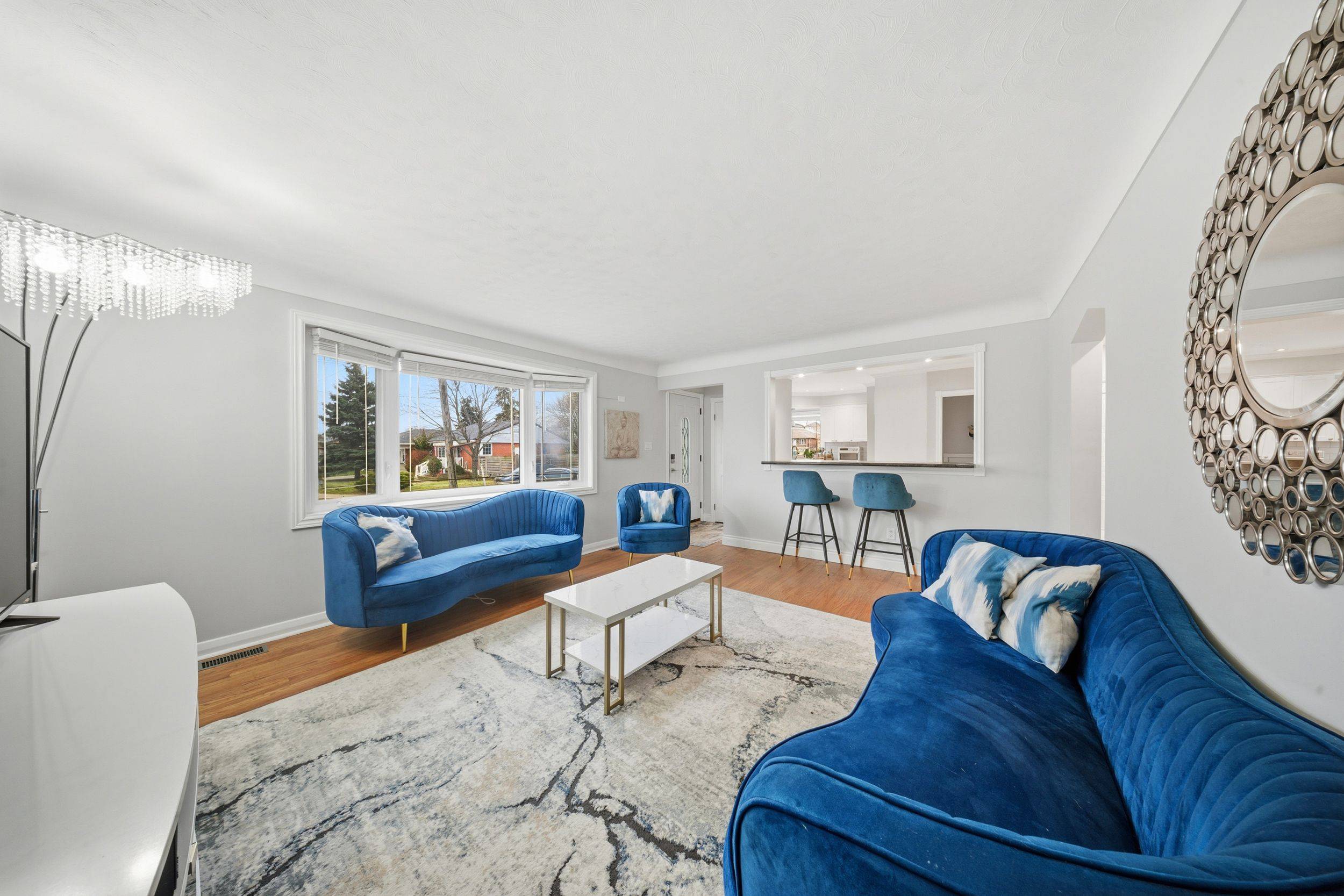 Hamilton, ON L8T 3L1,16 Fernwood CRES