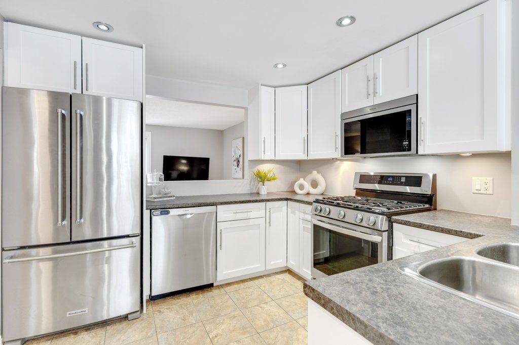 Kitchener, ON N2E 2R4,34 Rosebank CRES