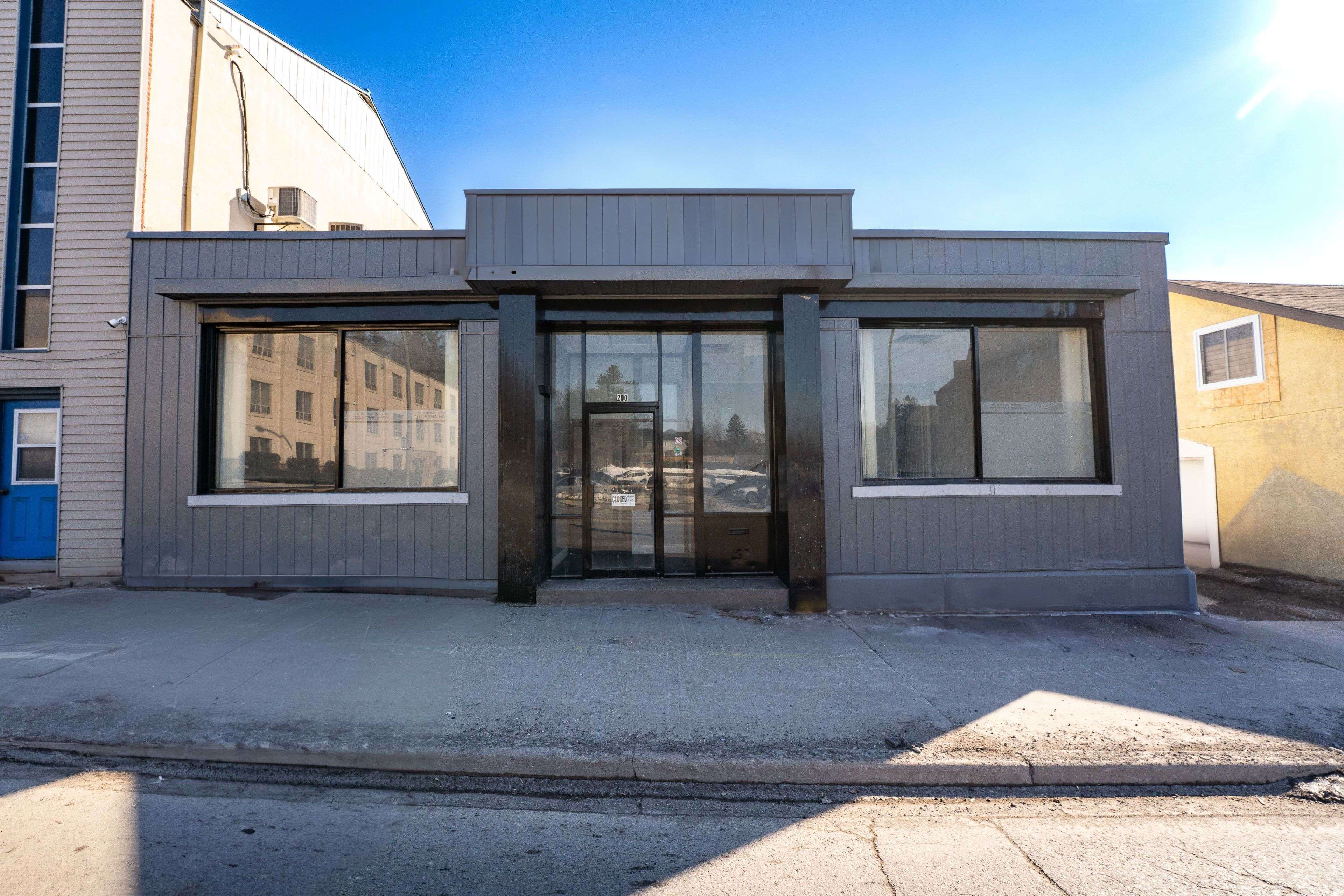 Woodstock, ON N4S 1B2,290 Dundas ST