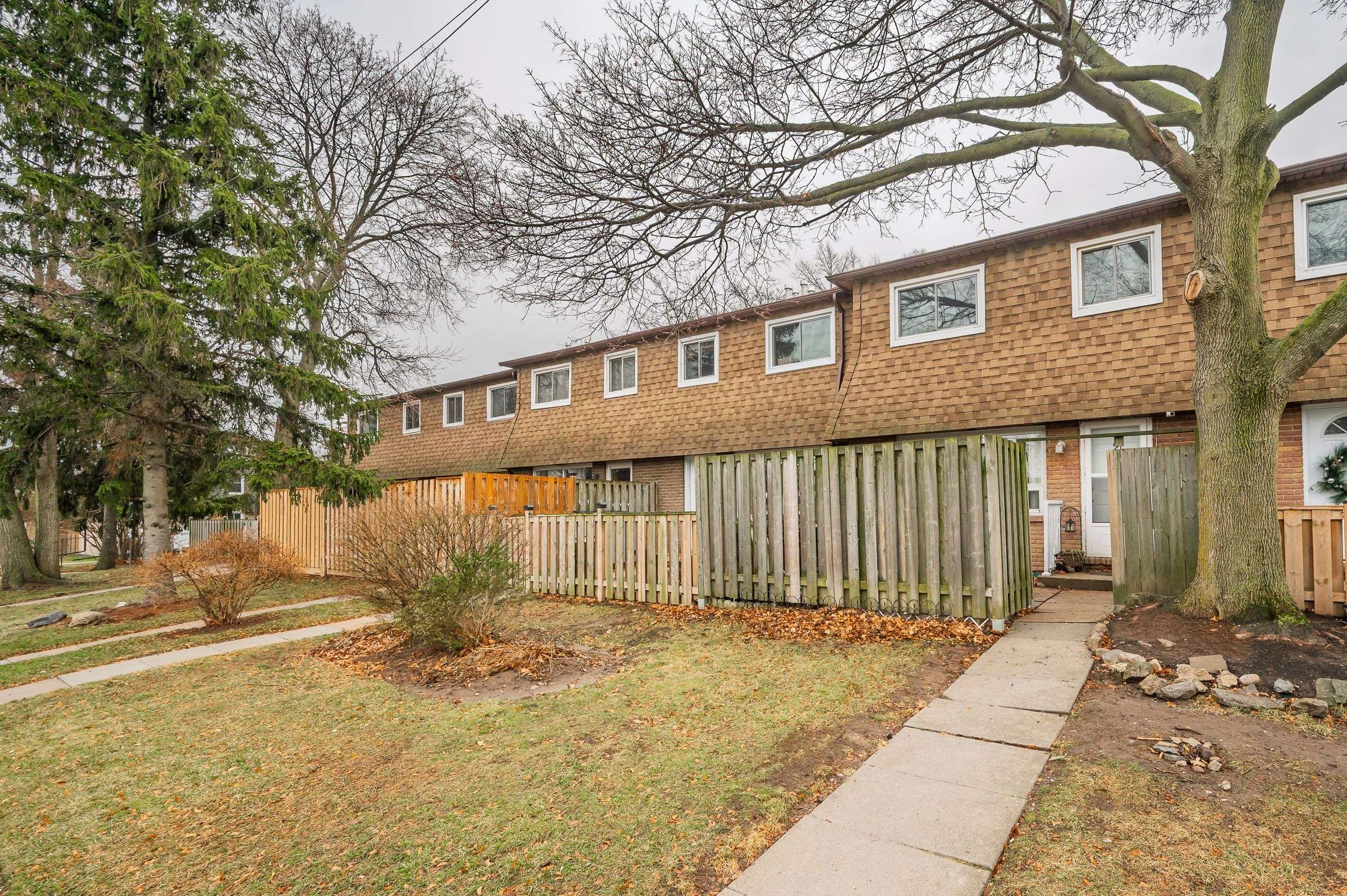 Hamilton, ON L9C 2V4,165 Limeridge RD W #2