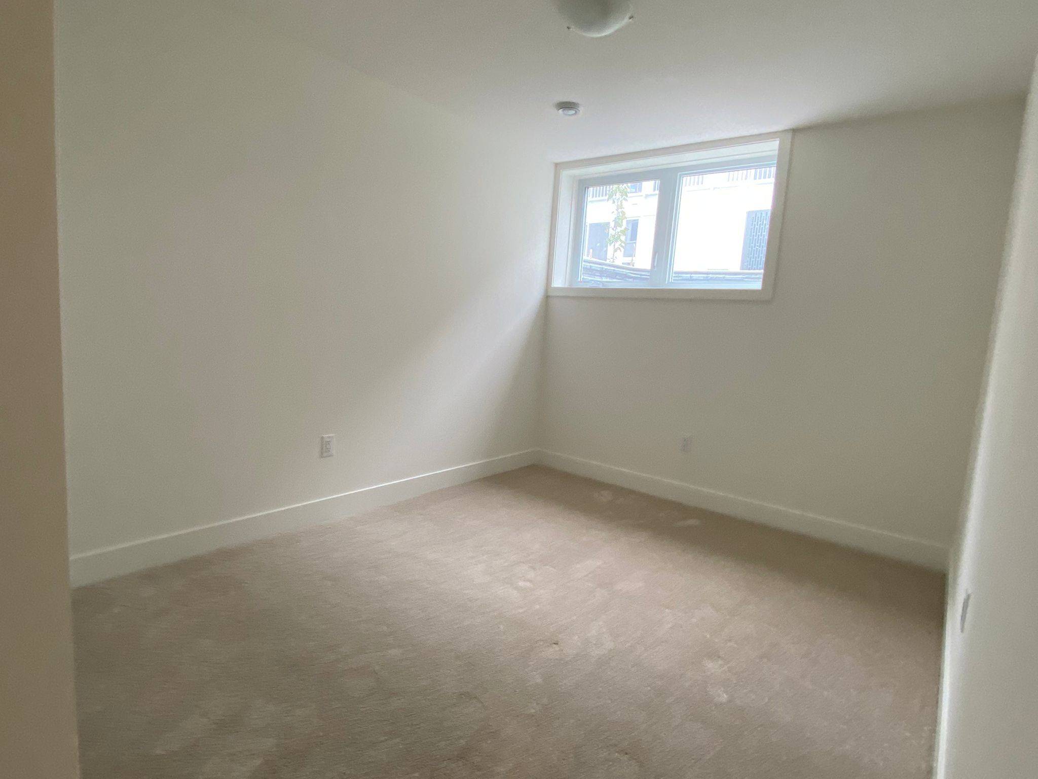 London East, ON N5V 5J3,234 Edgevalley RD #29