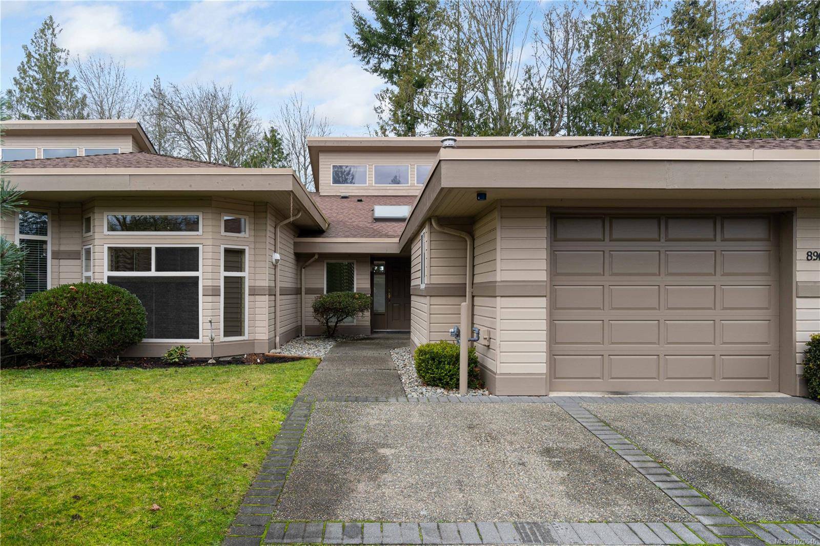 Parksville, BC V9P 2P8,896 Lakes Blvd