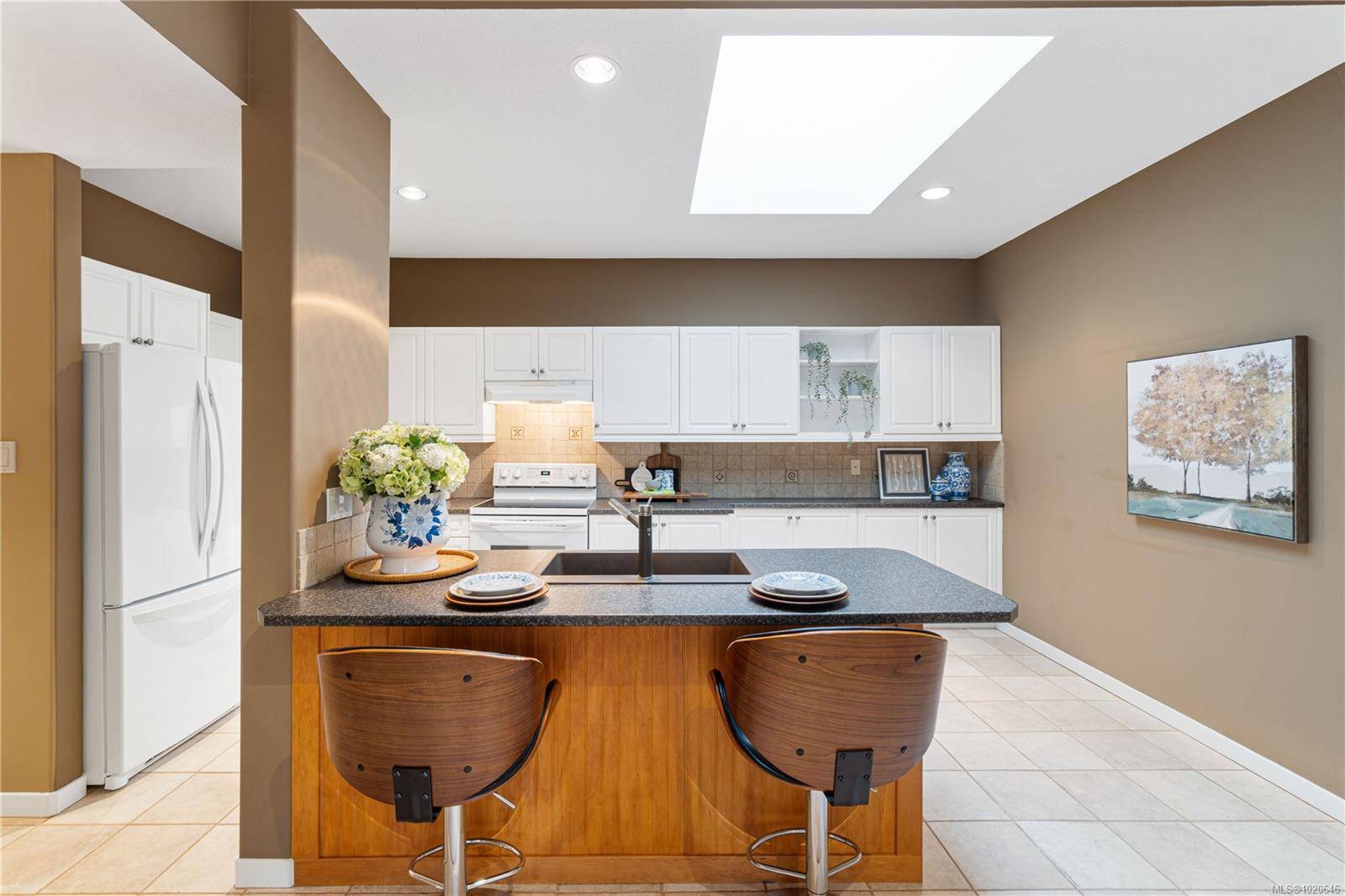 Parksville, BC V9P 2P8,896 Lakes Blvd