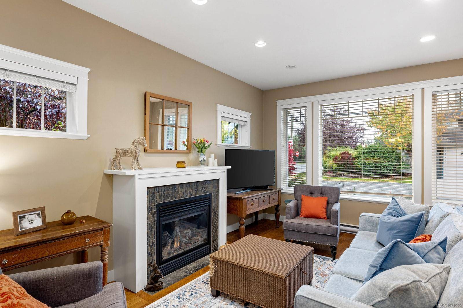 Sidney, BC V8L 2E8,2324 Malaview Ave