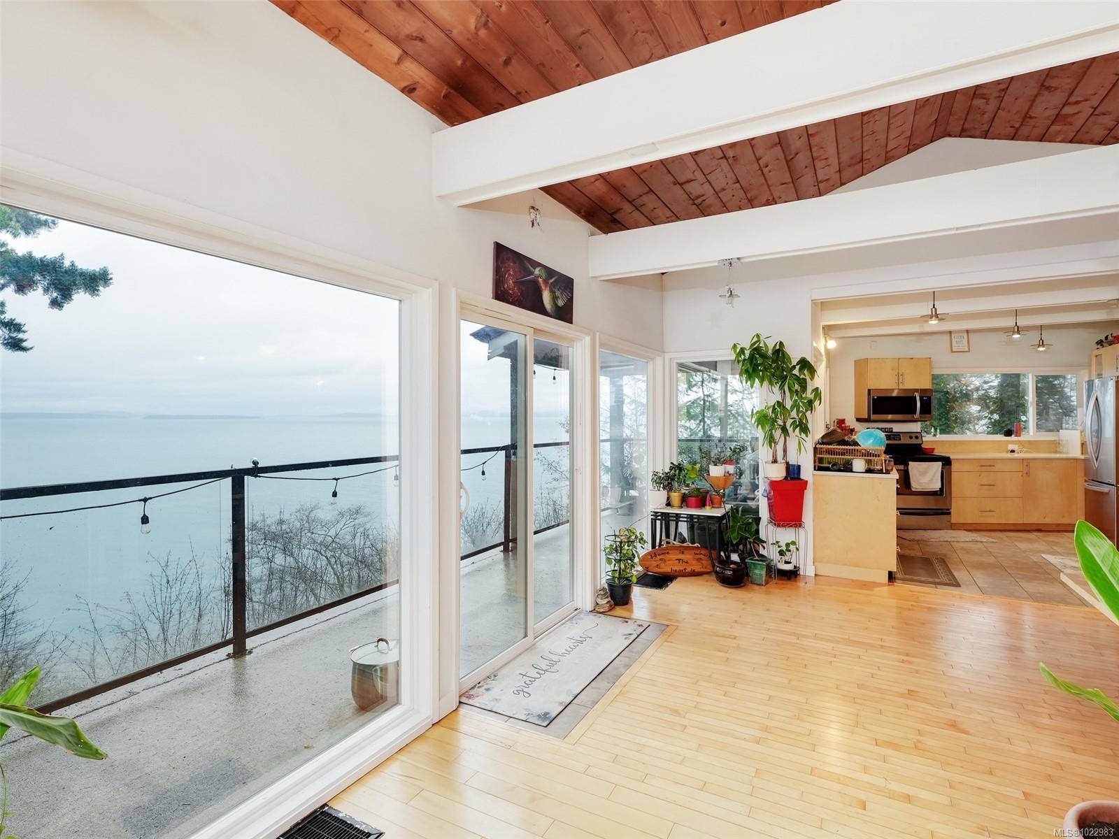 Saanich, BC V8X 3V6,4553 Cordova Bay Rd