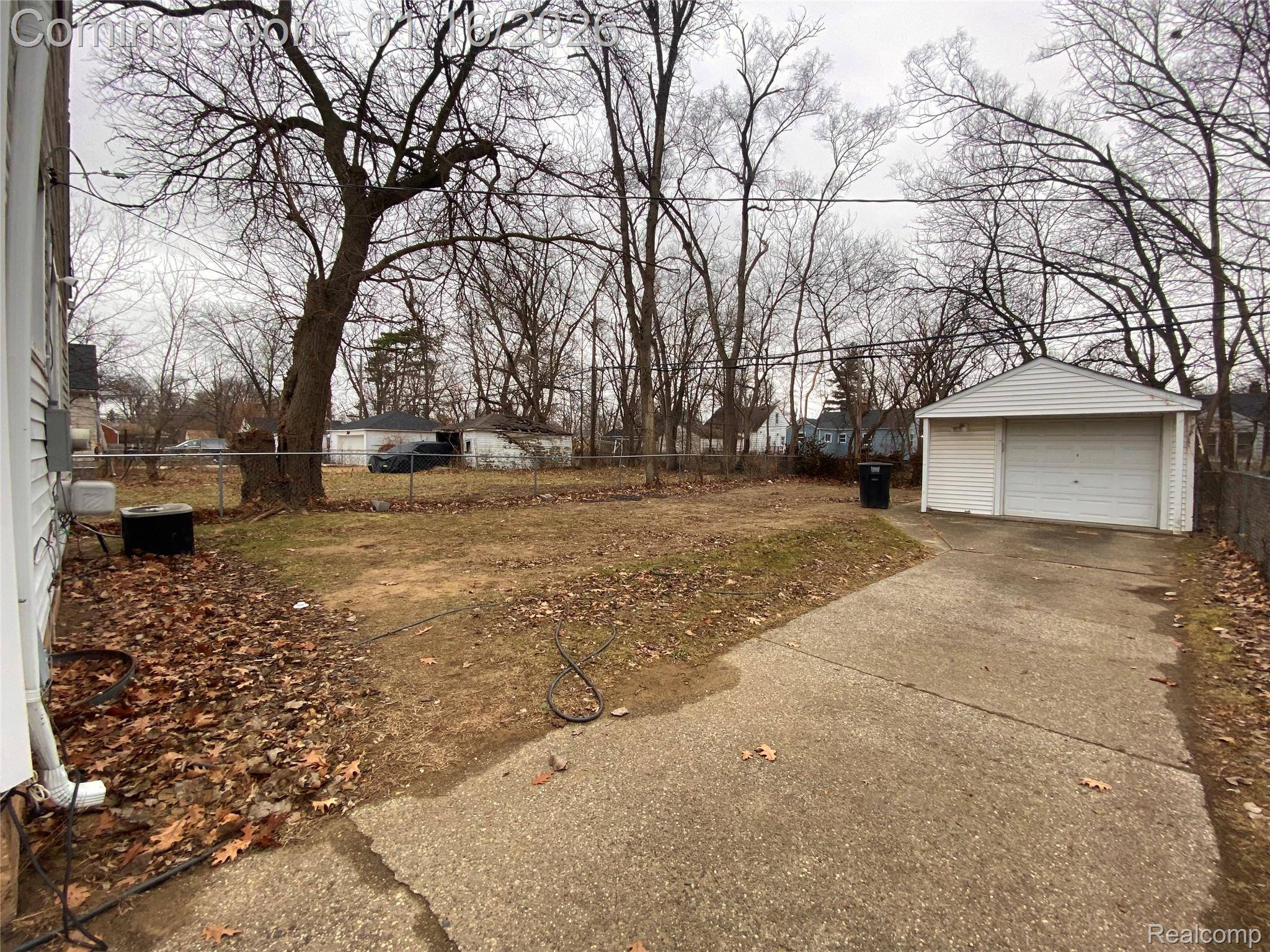 Detroit, MI 48219,20068 Glastonbury RD