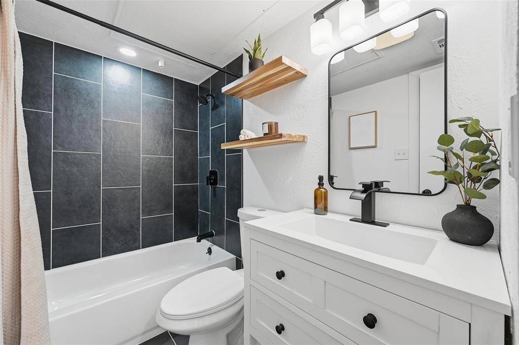 Cedar Hill, TX 75104,405 Justice Street