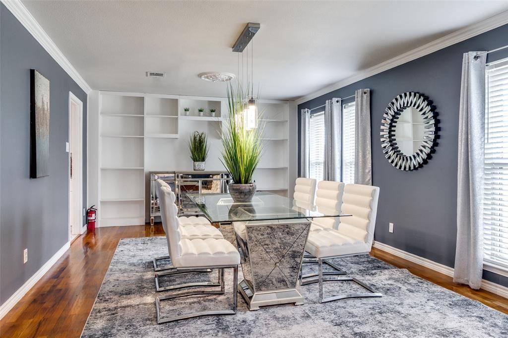 Dallas, TX 75243,9352 Heatherdale Drive