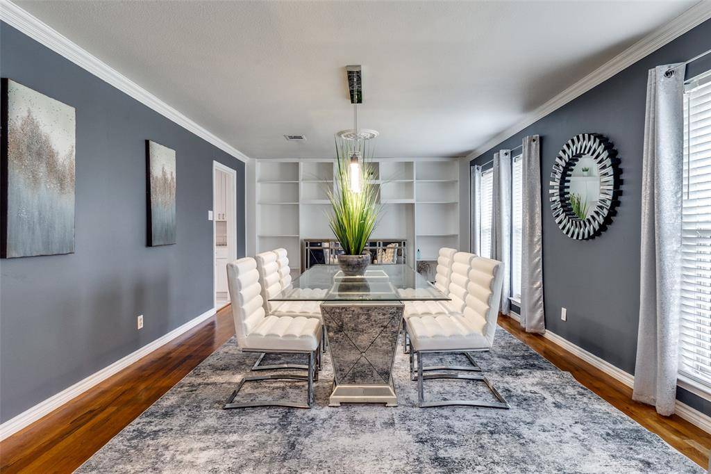 Dallas, TX 75243,9352 Heatherdale Drive