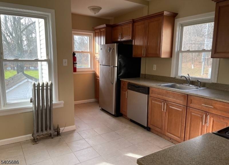 West Orange Twp., NJ 07052,10 Glennon Pl