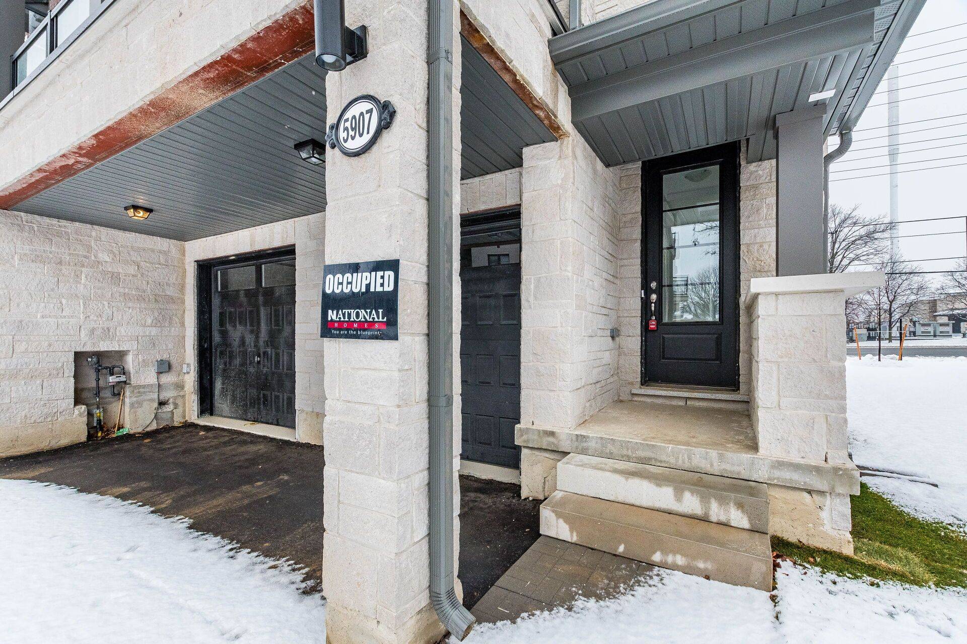 Mississauga, ON L5V 2V9,5907 Saigon ST