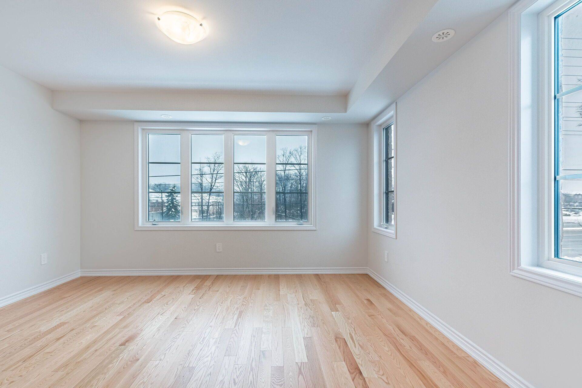 Mississauga, ON L5V 2V9,5907 Saigon ST