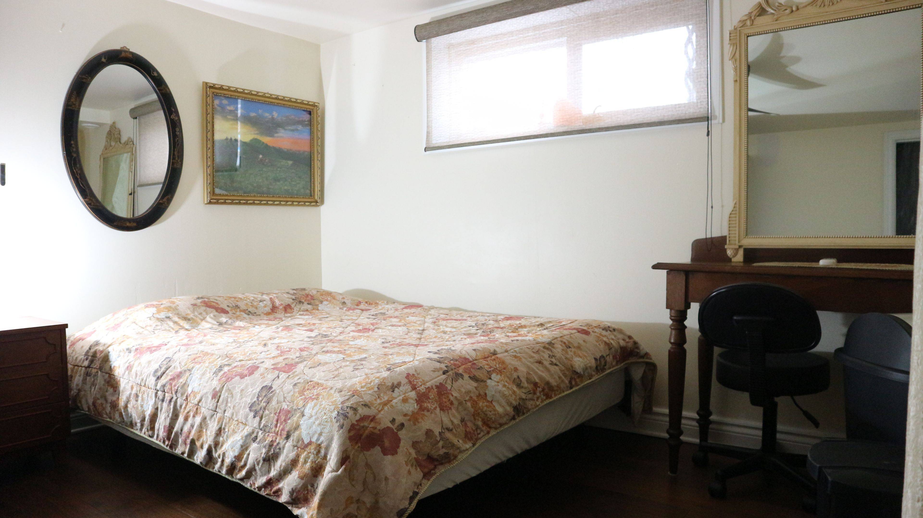 Toronto W10, ON M9V 2P5,11 Bankfield DR #B2