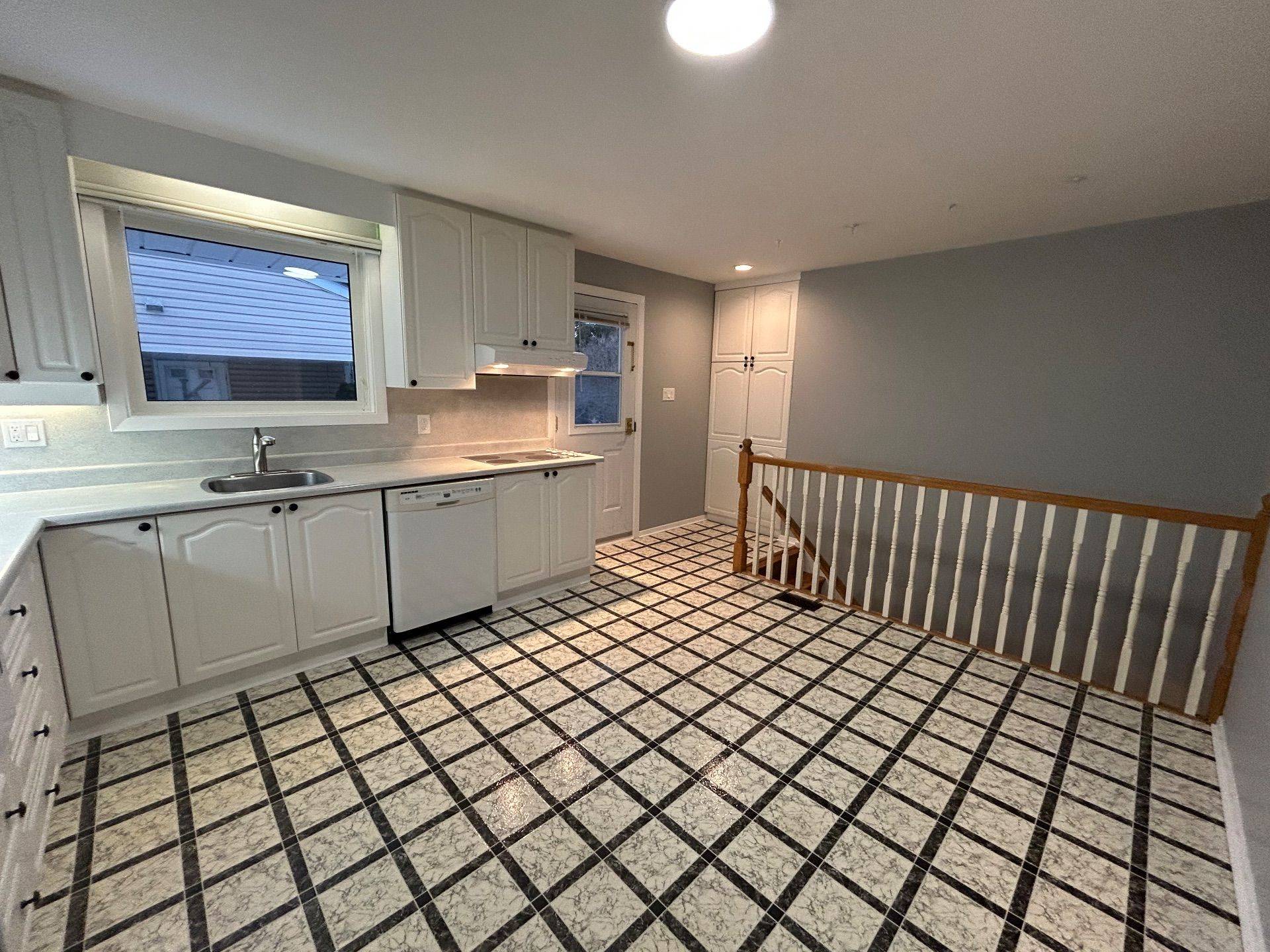 Billings Bridge - Riverside Park And Area, ON K1V 7G6,691 Fielding DR