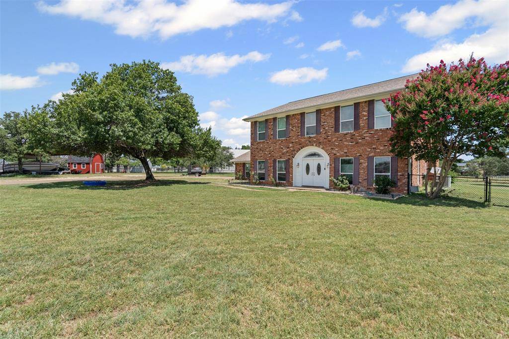 Weatherford, TX 76087,105 Country Green Court