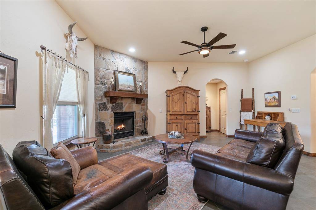 Tioga, TX 76271,1207 Mary Ann Court