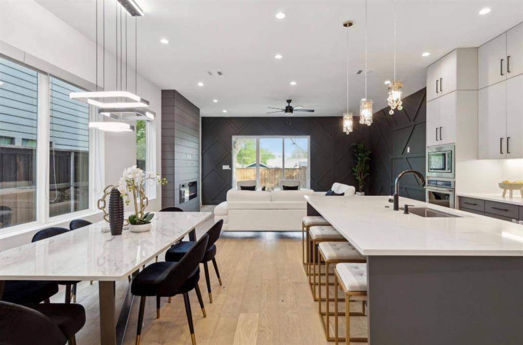 Dallas, TX 75219,2333 Vagas Street