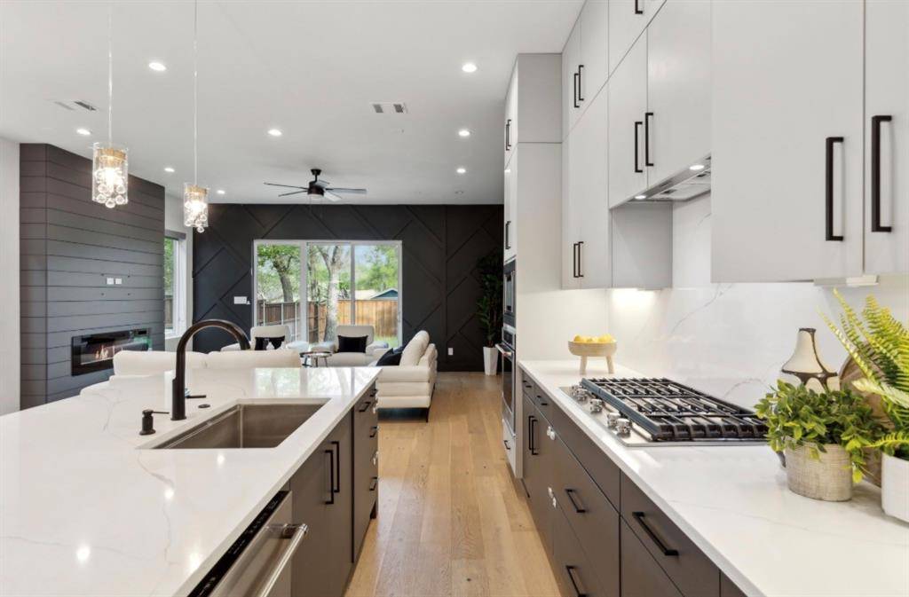 Dallas, TX 75219,2333 Vagas Street