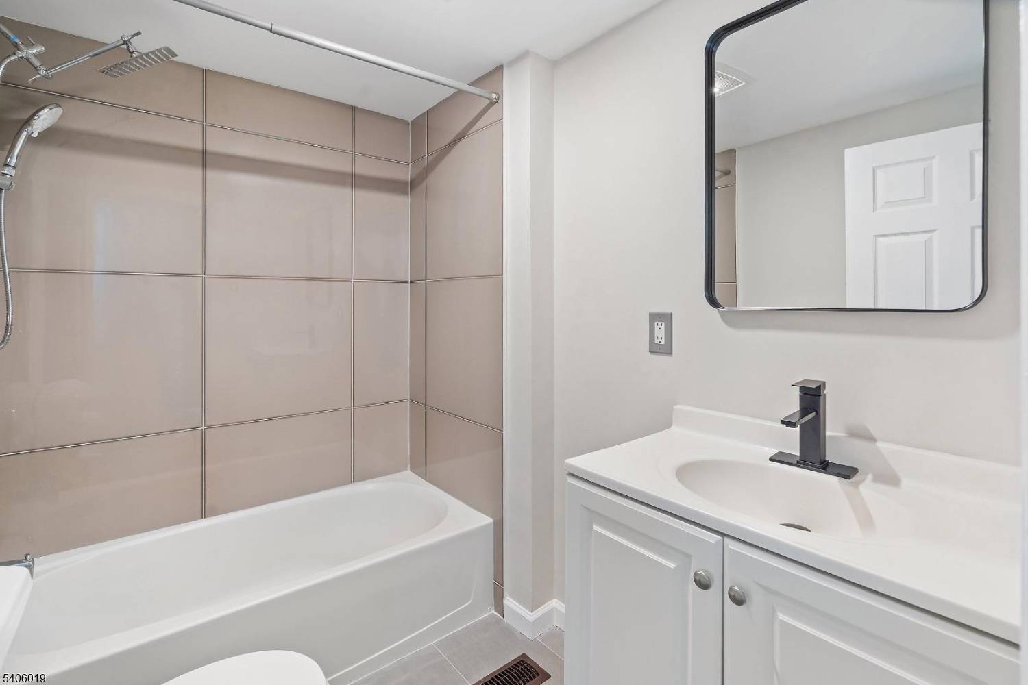 Burlington City, NJ 08016,310 York St