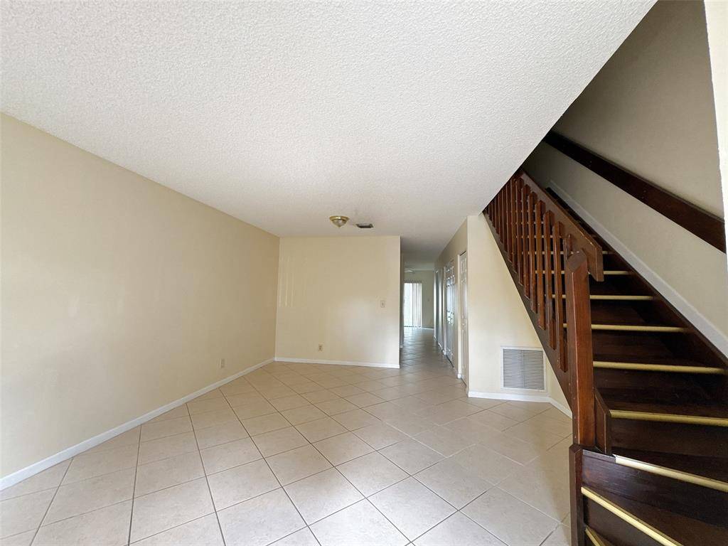 Coral Springs, FL 33071,9784 NW 14th St