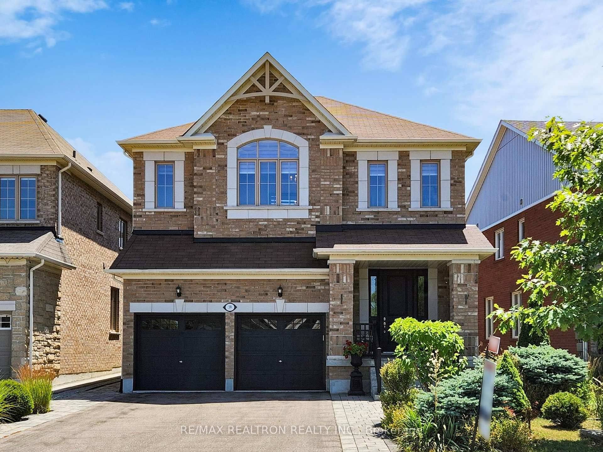 Bradford West Gwillimbury, ON L3Z 0S9,39 Aelick CT