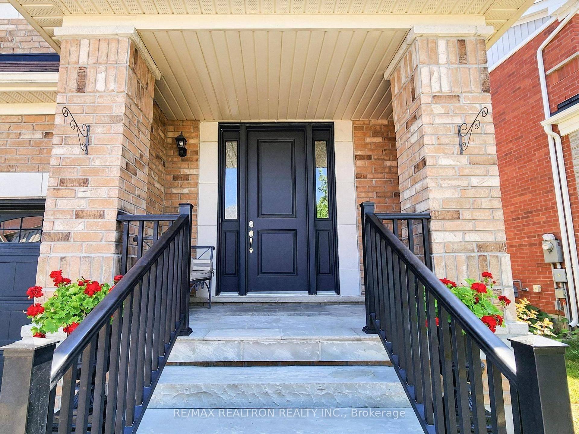 Bradford West Gwillimbury, ON L3Z 0S9,39 Aelick CT