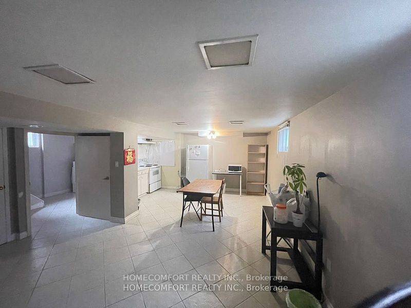 Toronto W10, ON M9W 4P7,27 Dittmer CRES N