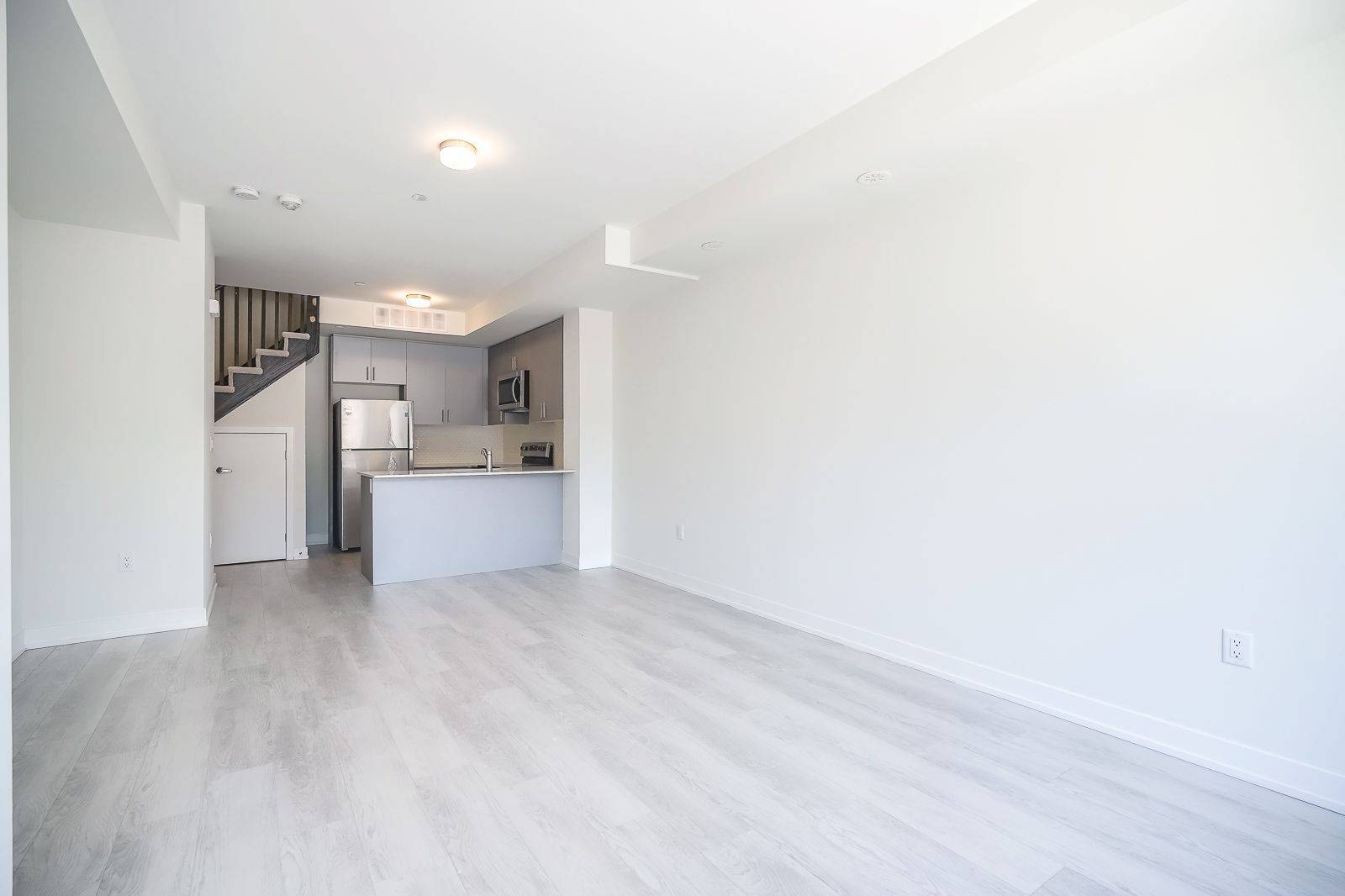 Mississauga, ON L5L 5R9,3566 Colonial DR #21