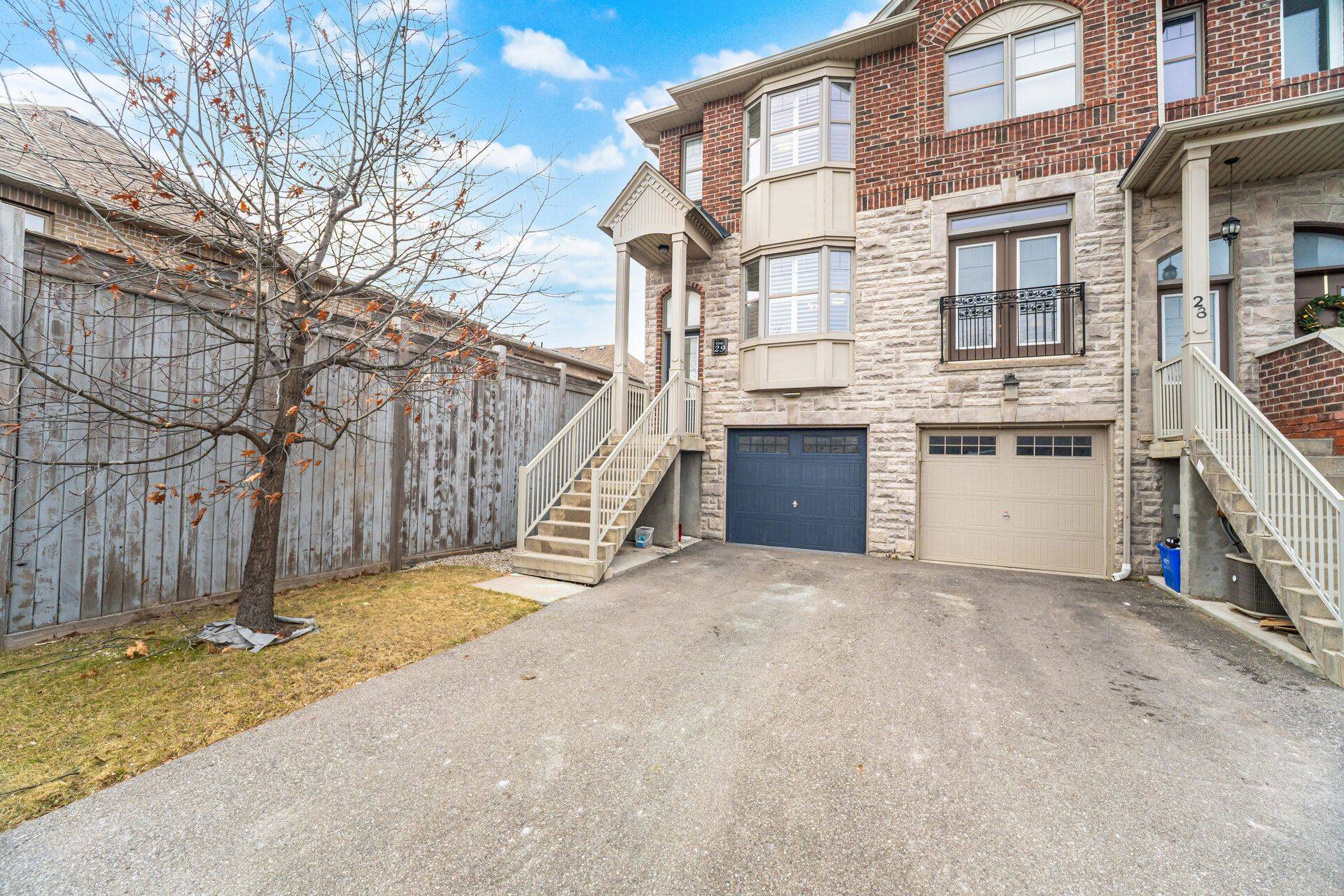 Oakville, ON L6M 0L3,2410 Woodstock TRL #29
