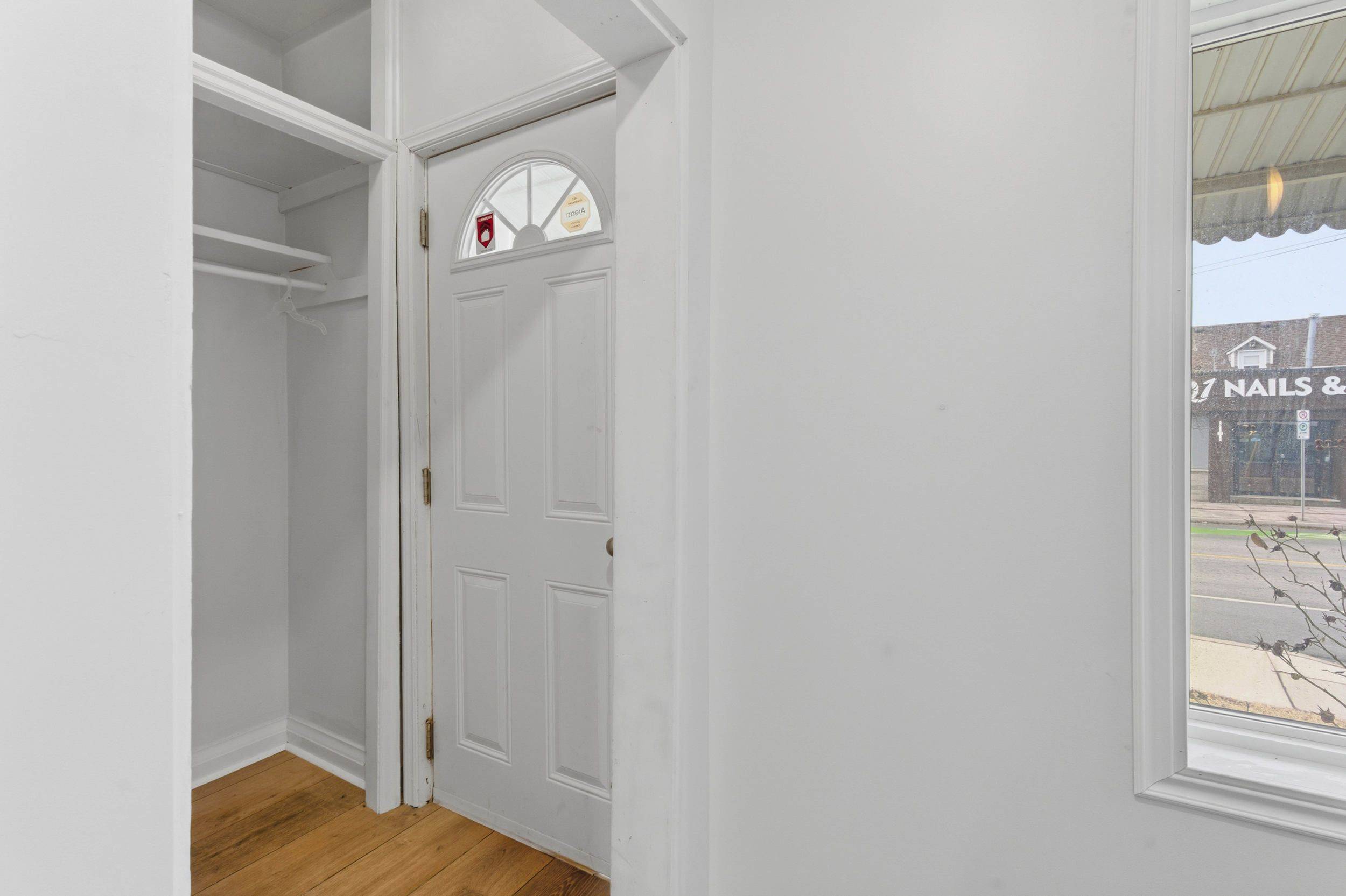 St. Catharines, ON L2S 1R1,25 Pelham RD #Upper