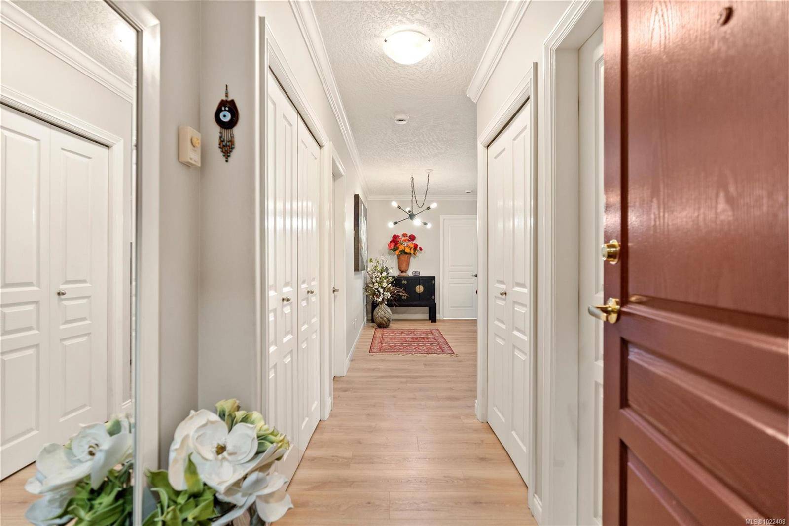 Victoria, BC V8V 4Z2,405 Quebec St #121