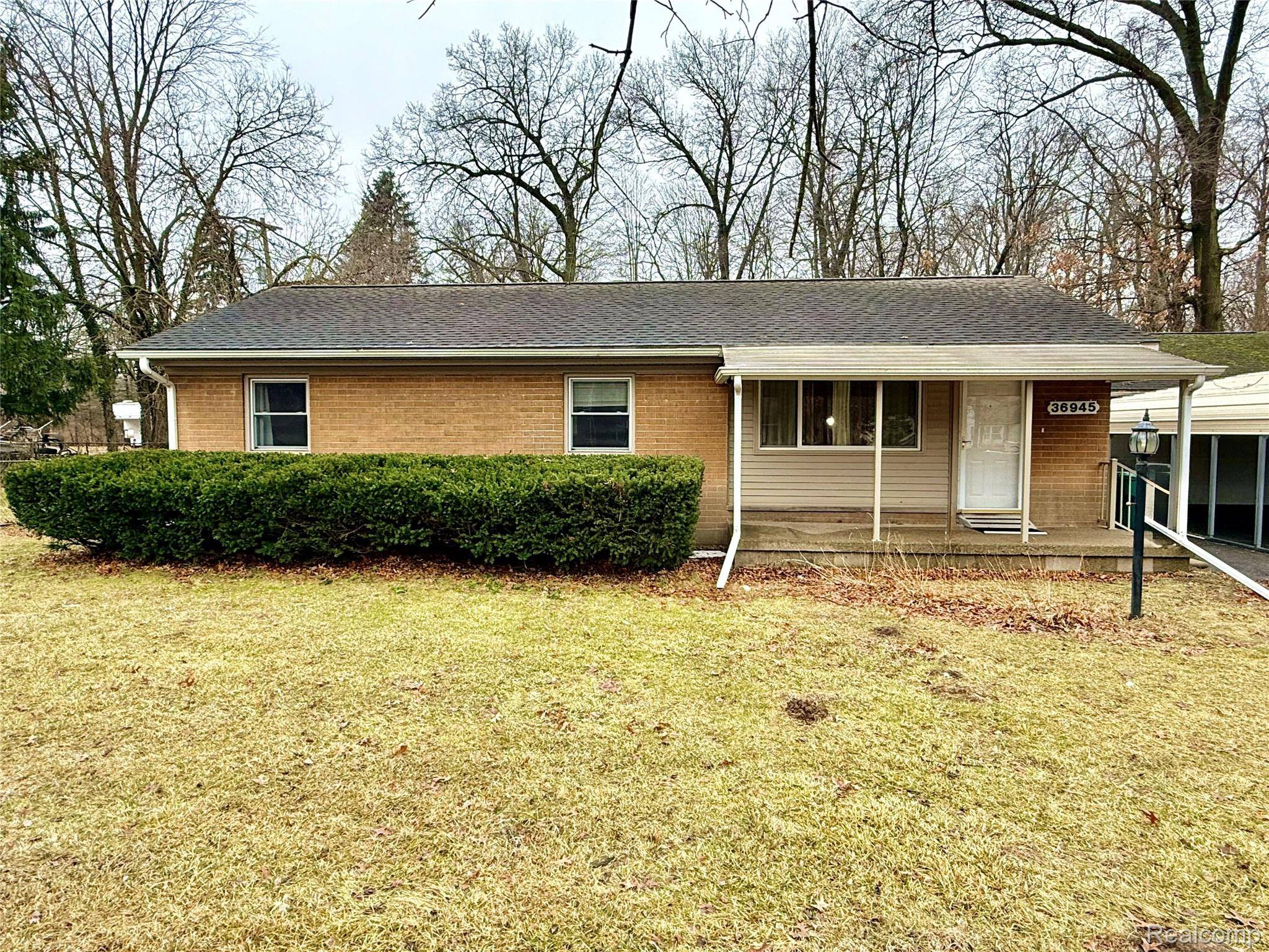 Romulus, MI 48174,36945 Menton ST